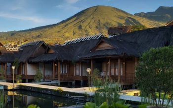 Kampung Sumber Alam Jual Sensasi Buka Puasa di Atas Kolam Air Panas Gunung Guntur