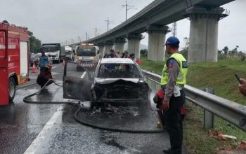 Mobil Terbakar