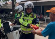 Bangun Kepercayaan Publik, Satlantas Polres Purwakarta Turun ke Jalan Bagikan Ini