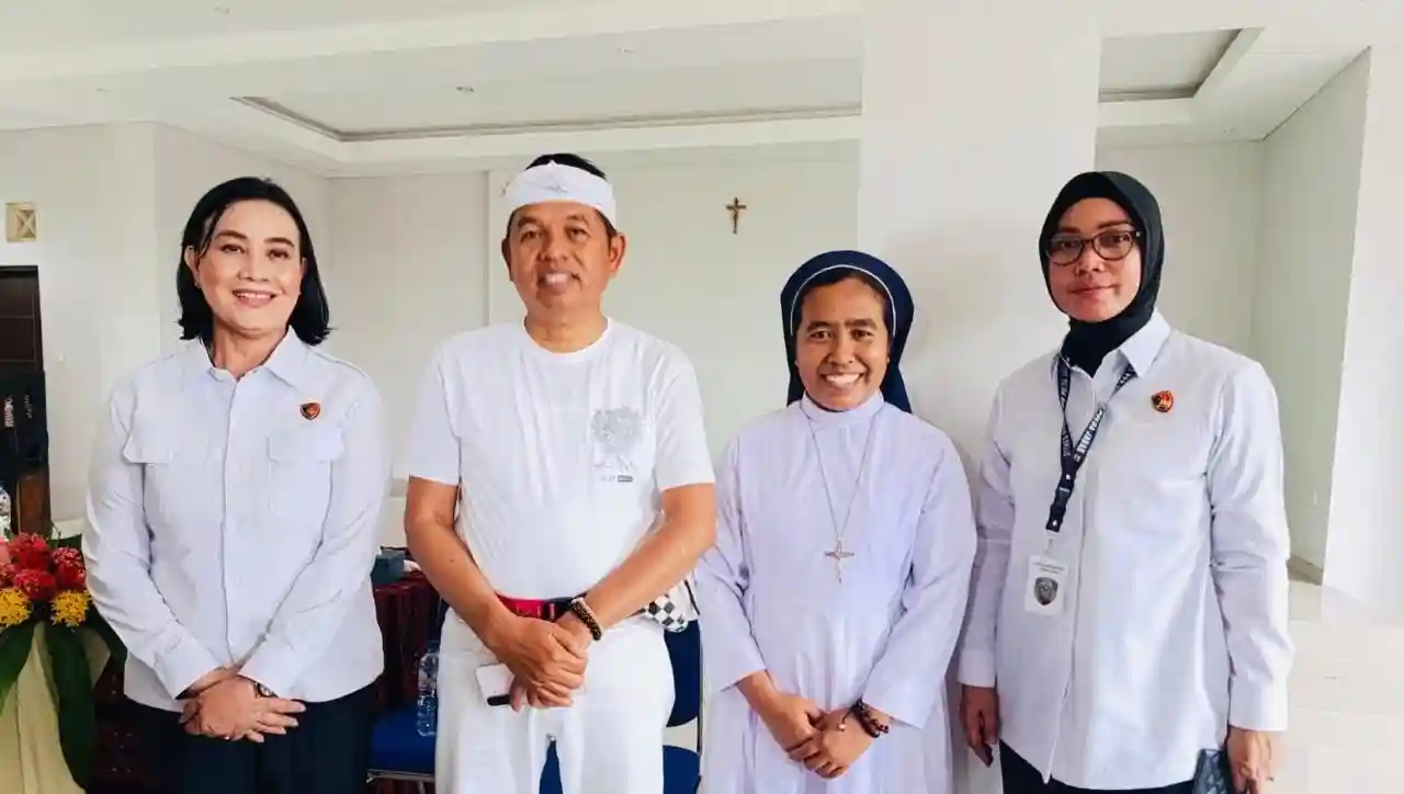 Dedi Mulyadi pulangkan 12 warga Jabar korban TPPO dari Sikka NTT