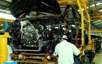 Lowongan kerja PT HIM Purwakarta untuk posisi Operator SMK di pabrik perakitan mobil.