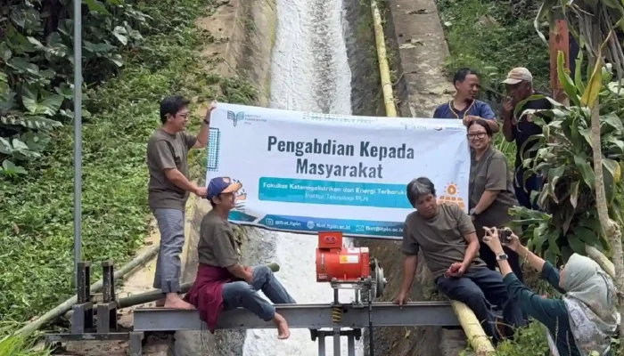 Gak Perlu Genset Lagi, Rumah Warga Sukaresmi Cianjur Kini Terang Berkat Air Irigasi