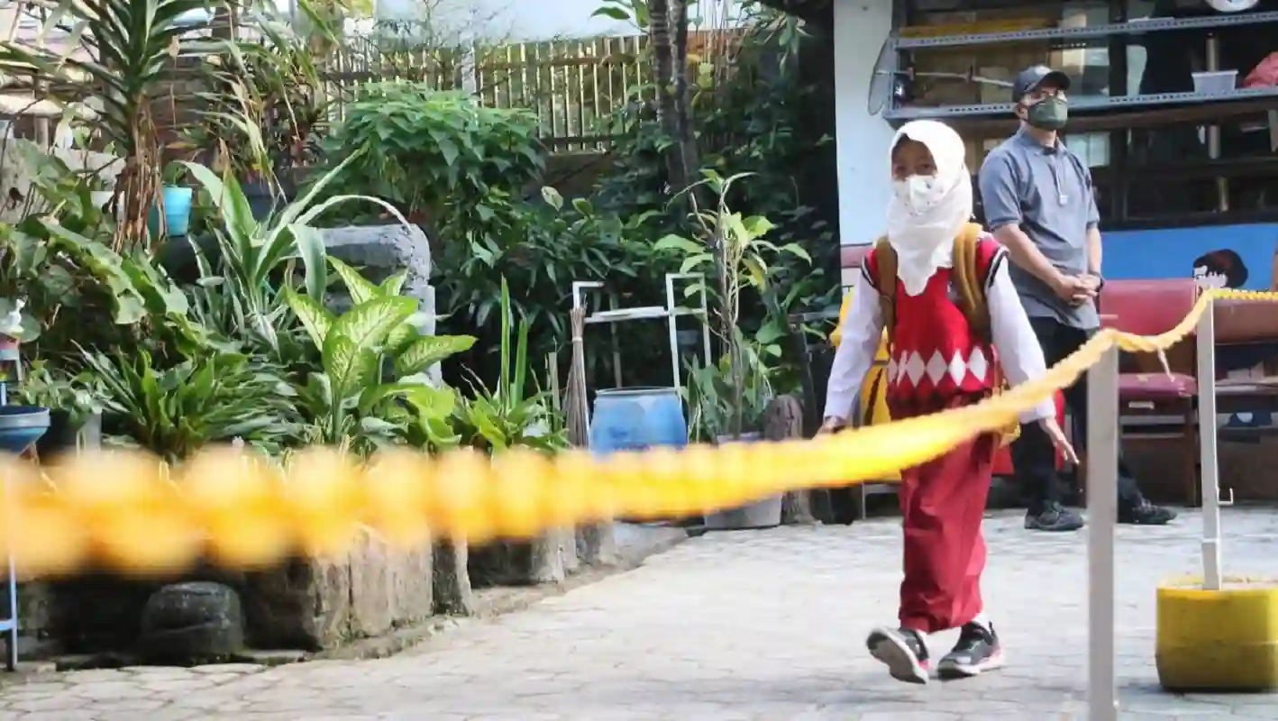 Skrining kesehatan mental pelajar Bandung oleh tim psikolog profesional.