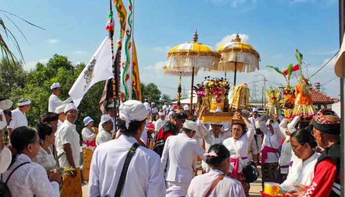 Pemprov Jabar Apresiasi Upacara Melasti di Bekasi, Ribuan Umat Hindu Ikuti Ritual Suci