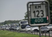 H-4 Lebaran, Tol Cipali Padat, One Way Mulai Siang Ini