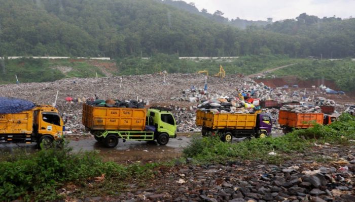 TPA Sarimukti Kembali Dibuka, Kota Bandung Kerahkan 1.025 Personel Tangani Sampah di 71 Titik