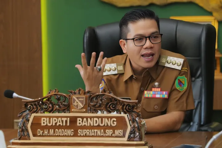Bupati Bandung Dadang Supriatna
