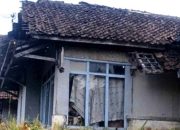 Kisah Lansia Sebatang Kara di Ciamis Tinggal di Rumah Nyaris Ambruk