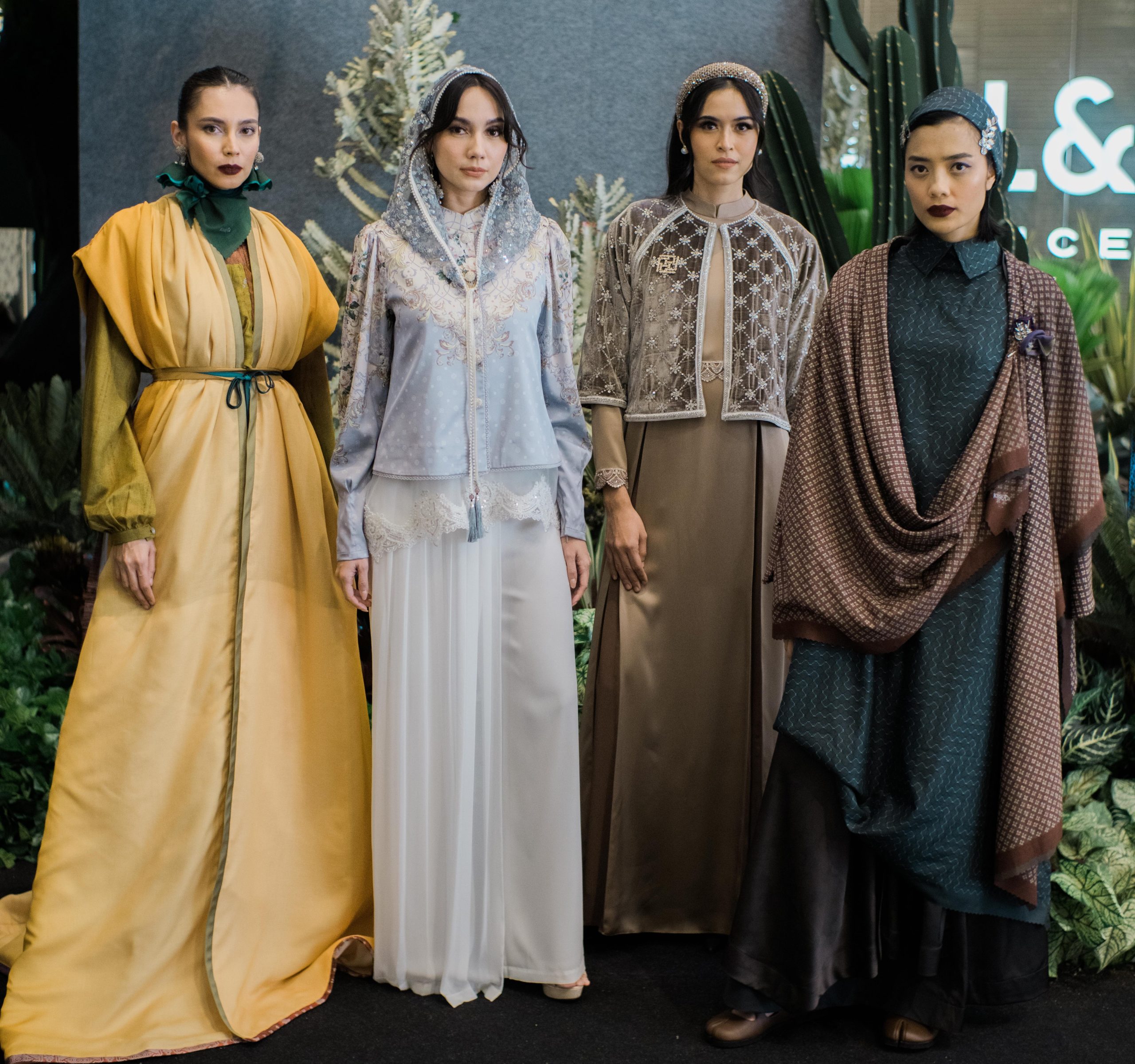 Dari Kerudung Jadi Busana Mewah: Eksperimen Fashion Kisera dan Deden Siswanto Curi Perhatian