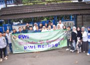 Bukan Sekadar Liputan! Wartawan Bandung Turun Jalan Bagikan 300 Takjil Gratis