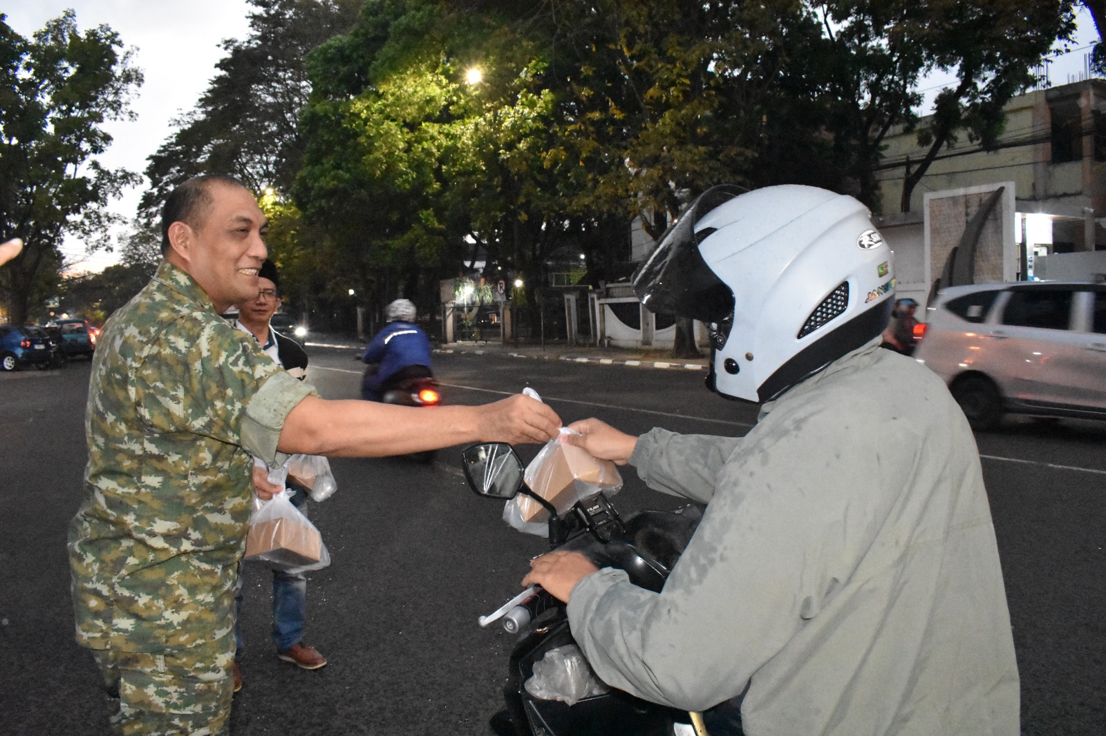 8 Tahun Konsisten Berbagi, Aksi Sosial PWI Kota Bandung di Ramadan Dapat Apresiasi Dandim 0618