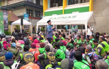 Kisah Haru Ramadhan di Bandung: 500 Ojol, Pengamen, dan Ojek Pangkalan Dapat Bantuan dari BAZNAS Jabar