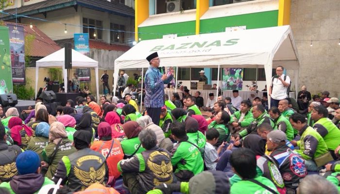 Kisah Haru Ramadhan di Bandung: 500 Ojol, Pengamen, dan Ojek Pangkalan Dapat Bantuan dari BAZNAS Jabar