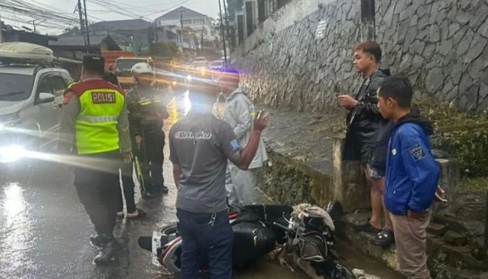 Ini Kronologi Dua Pemotor di Cianjur Hilang Terseret Arus Sungai Cipendawa