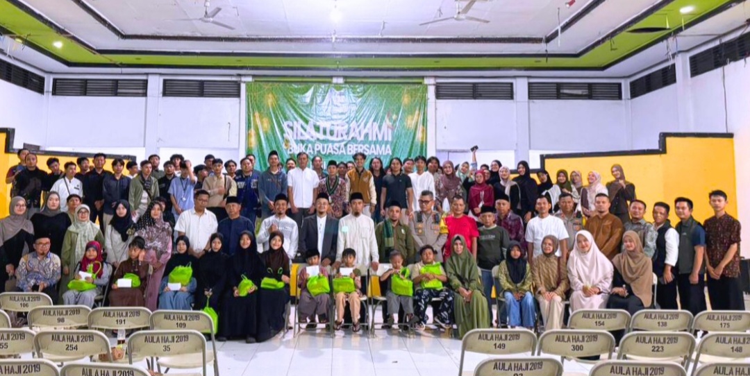 Foto bersama saat buka puasa bersama alumni dan kader HMI se Kabupaten Subang