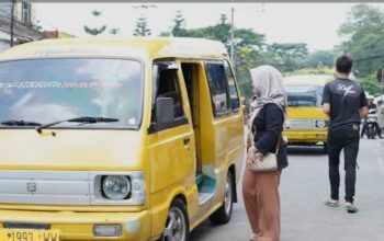 Angkot jalur puncak Cianjur.
