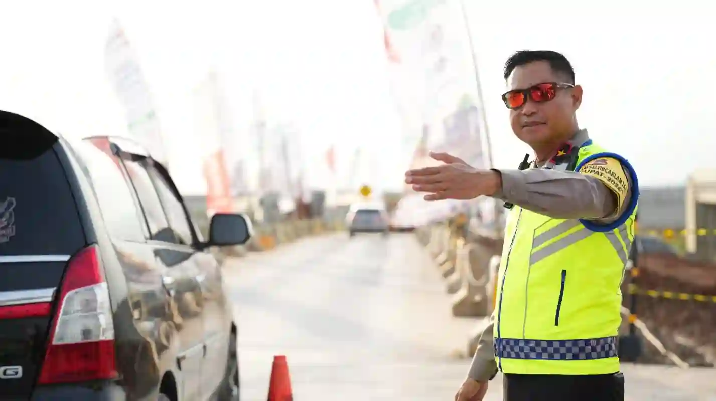 Arus balik Lebaran 2026 di tol fungsional Japek II Selatan.