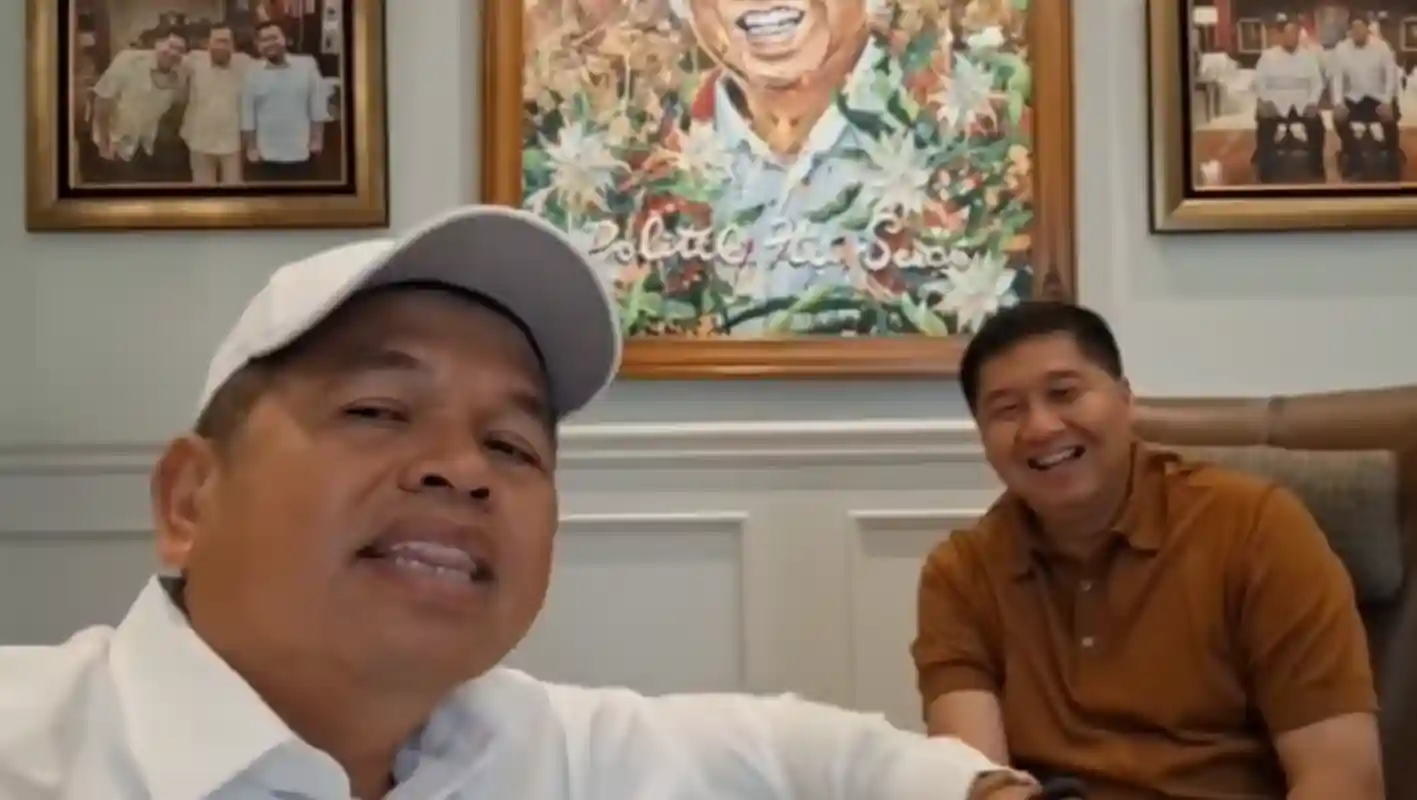 Dedi Mulyadi dan Maruarar Sirait bahas potensi genteng plered Purwakarta untuk menyuplai program gentengisasi nasional.