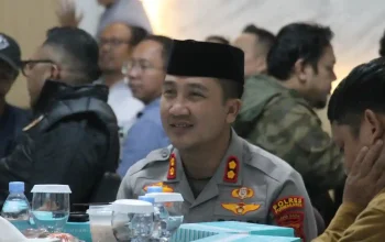 Kapolres Purwakarta buka puasa bersama insan pers untuk meningkatkan sinergi Kamtibmas.