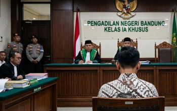 Dituntut 10 Tahun, Eks CEO eFishery Gibran Chuzaefah Sampaikan Pledoi Besok