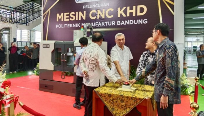 Dorong Kemandirian Teknologi Manufaktur, Polman Bandung Luncurkan CNC Podik KHD 40e