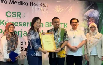 Driver Ojol Depok dapat BPJS Ketenagakerjaan gratis dari RS Sentra Medika Cisalak.