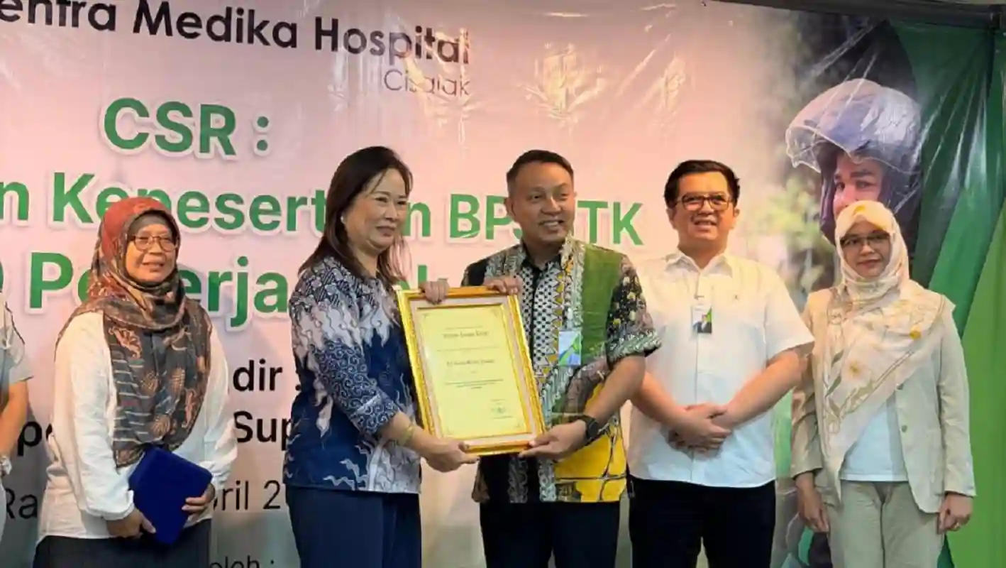 Driver Ojol Depok dapat BPJS Ketenagakerjaan gratis dari RS Sentra Medika Cisalak.