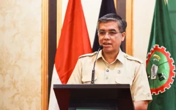 Menaker Yassierli tekankan perlindungan pekerja era digital dan AI.