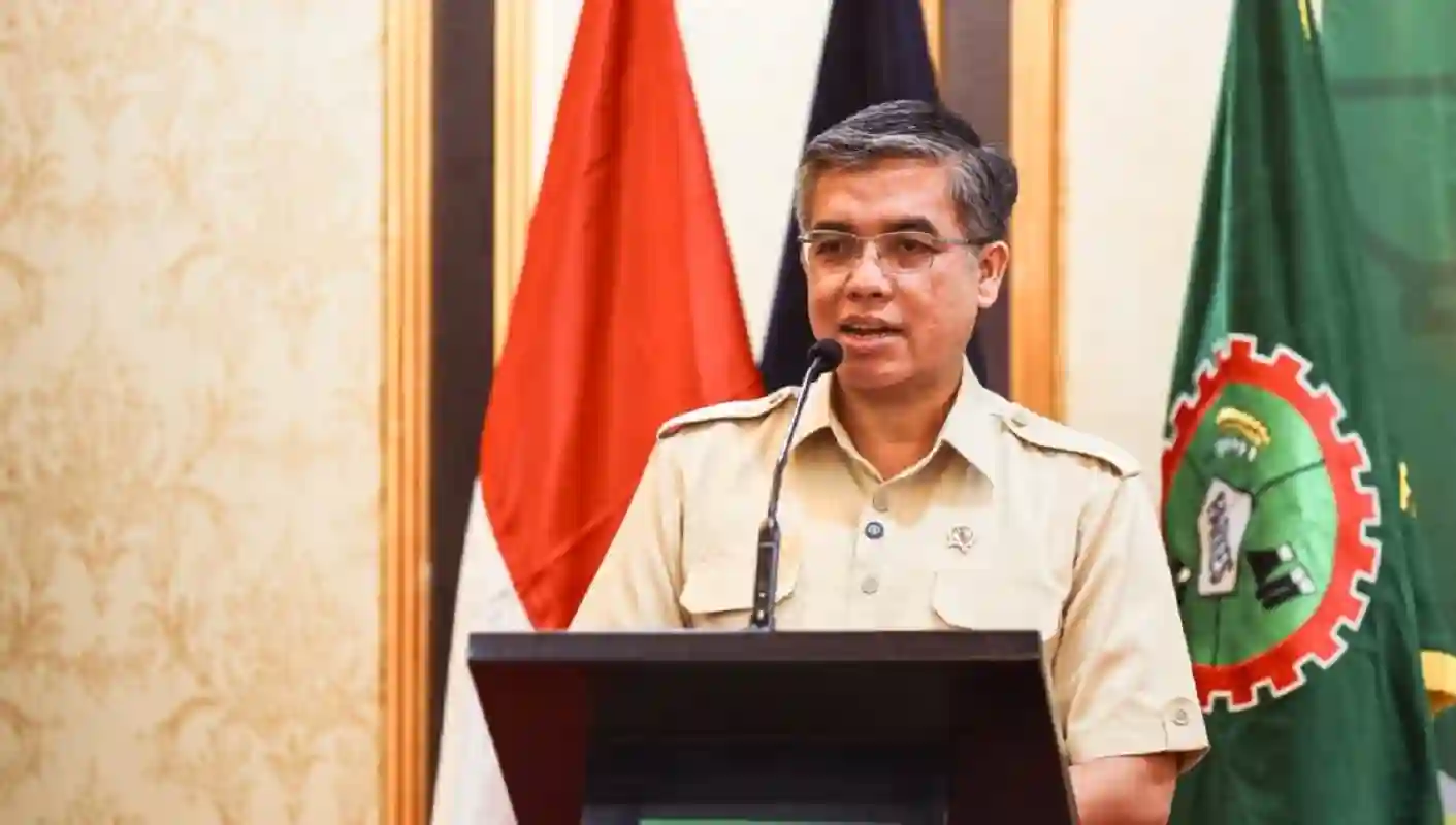 Menaker Yassierli tekankan perlindungan pekerja era digital dan AI.