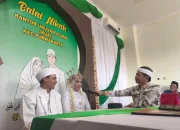 Om Zein Fasilitasi ‘Nikah Hemat’ di KUA Purwakarta, Pengantin Pulang Bawa Uang