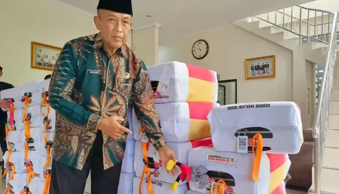 Dari Boneka Sampai Foto Raksasa, Begini Cara Jemaah Haji Purwakarta Tandai Koper Agar Tak Tertukar