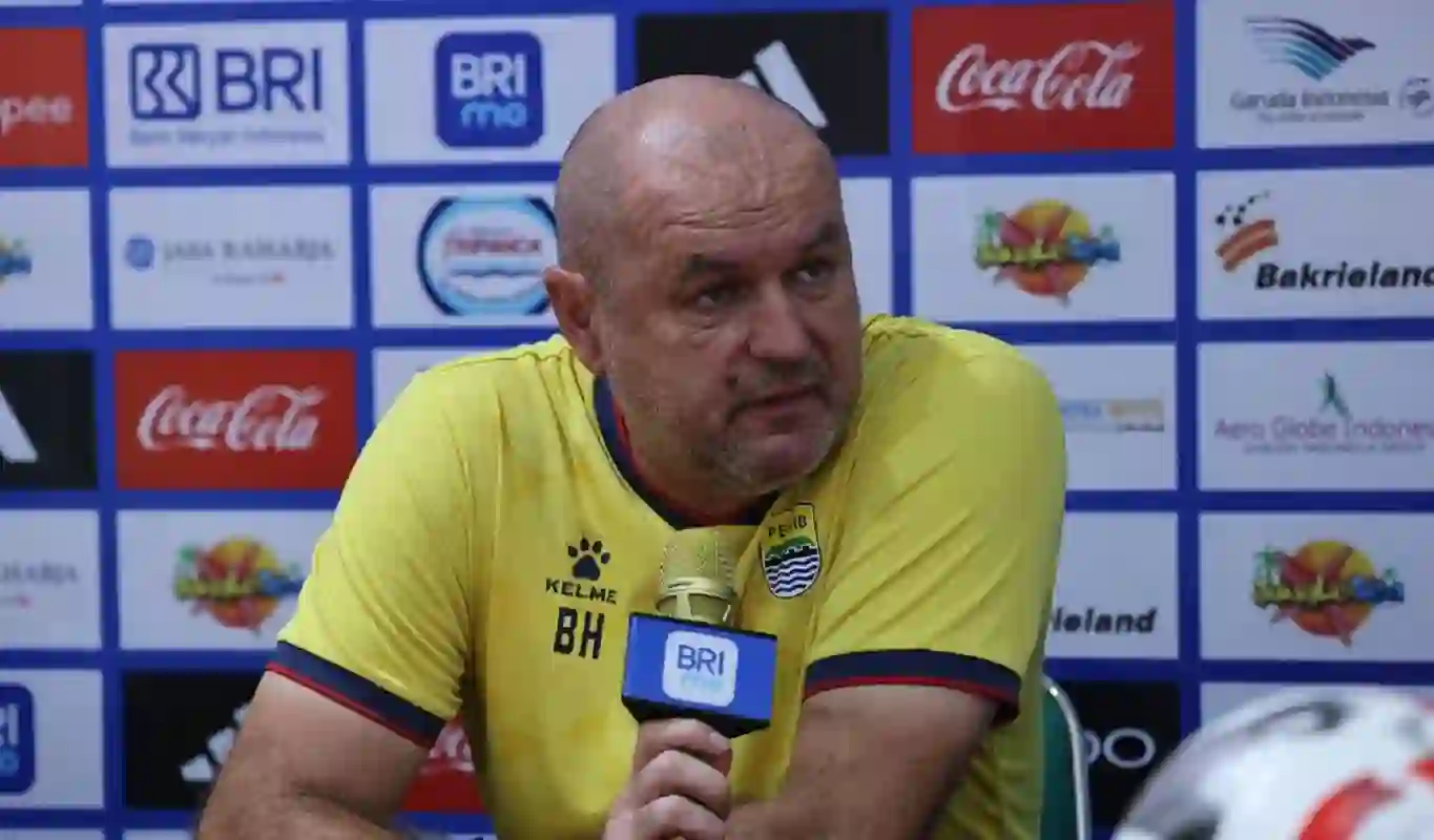 Persib Bandung targetkan puncak klasemen Super League 2026.