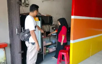 polisi selidiki dan buru pelaku pencurian gerai ayam goreng purwakarta