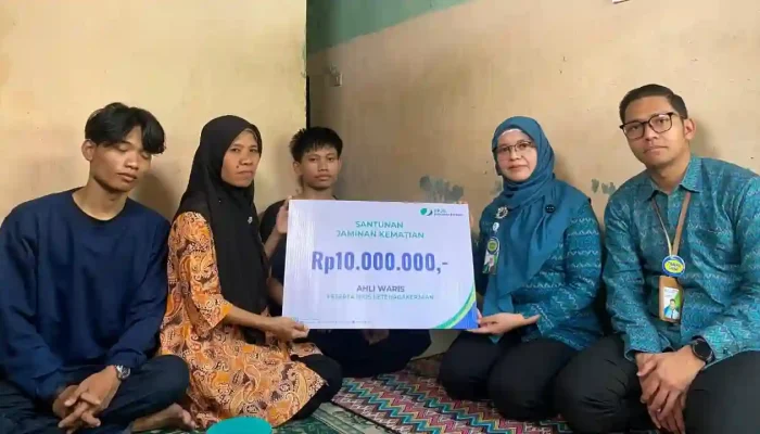 Baru Sebulan Terdaftar, Keluarga Ojol Terima Santunan BPJS Ketenagakerjaan dari Program KDM