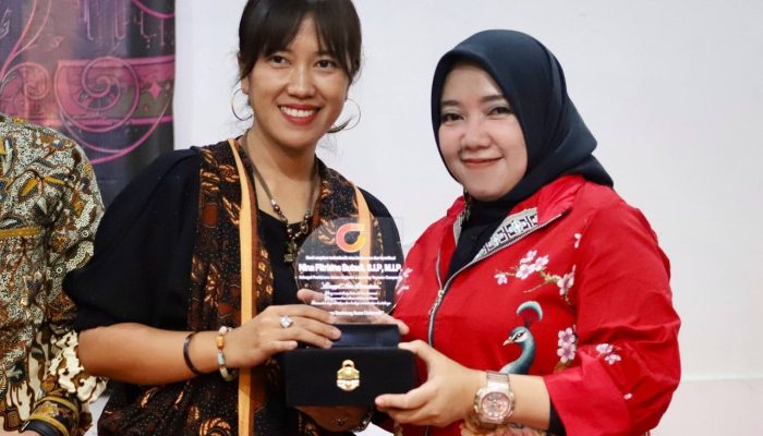 Nina Fitriana Dorong Peran Strategis Perempuan di Gedung Indonesia Menggugat