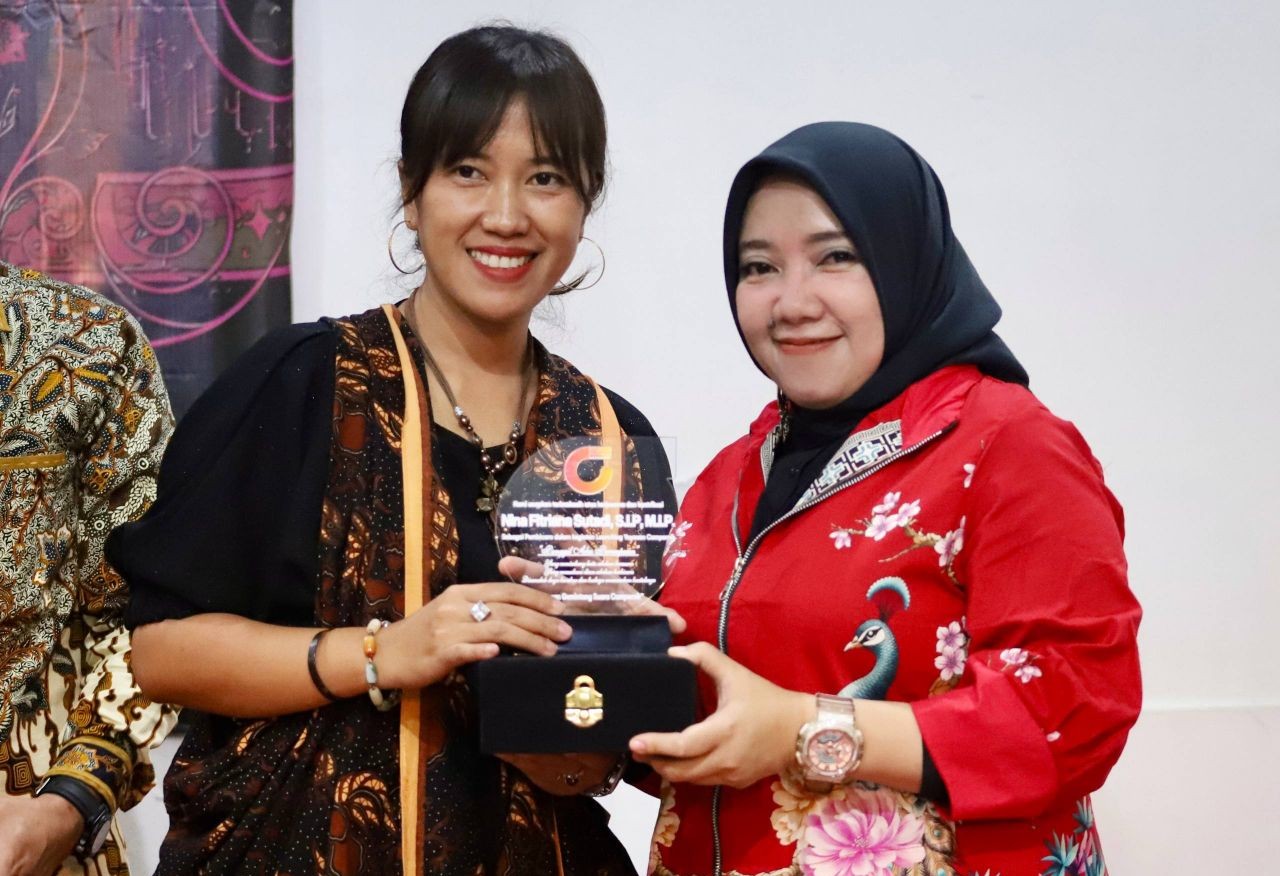 Nina Fitriana Dorong Peran Strategis Perempuan di Gedung Indonesia Menggugat
