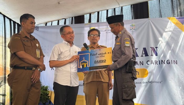 Kisah Warga Caringin Bandung Patungan Berangkatkan Pak Darno Umroh