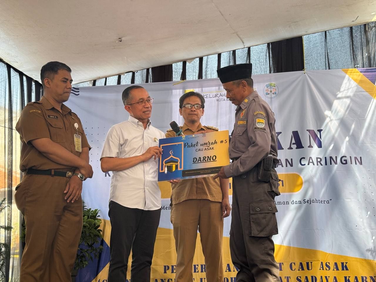 Kisah Warga Caringin Bandung Patungan Berangkatkan Pak Darmo Umroh