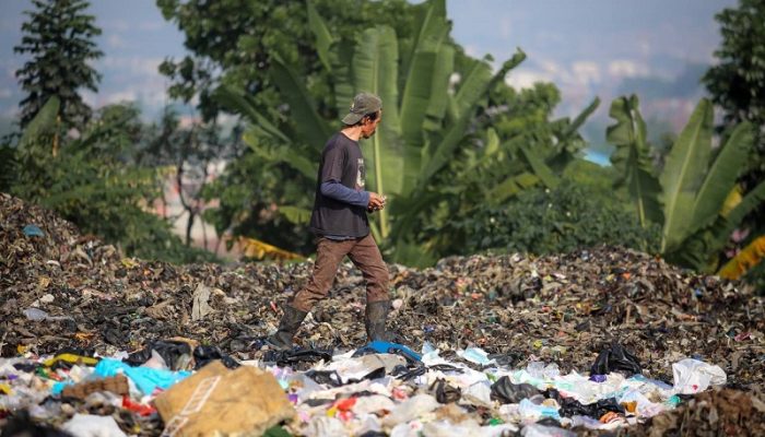 Farhan Ubah Strategi Pengelolaan Sampah Bandung, Pengangkutan Hanya Sampai Kamis