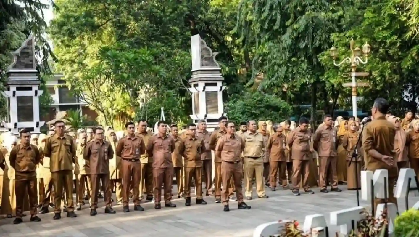 ASN Purwakarta dilarang bawa kendaraan pribadi mulai Rabu besok sesuai instruksi Om Zein.