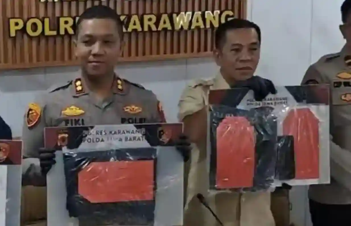 Bupati Aep Karawang konferensi pers tewasnya pelajar AF Sungai Citarum