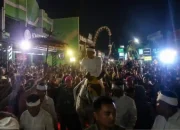 Ribuan Warga Padati Kirab Milangkala Tatar Sunda, Dedi Mulyadi: Karawang Meledak