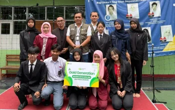 Penyerahan beasiswa Gold Generation Pegadaian Jabar kepada siswa SMK Bina Warga Bandung 2026