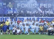 Persib vs Persija: Ribuan Bobotoh ‘Bakar’ Semangat Klok Cs di GBLA Bandung